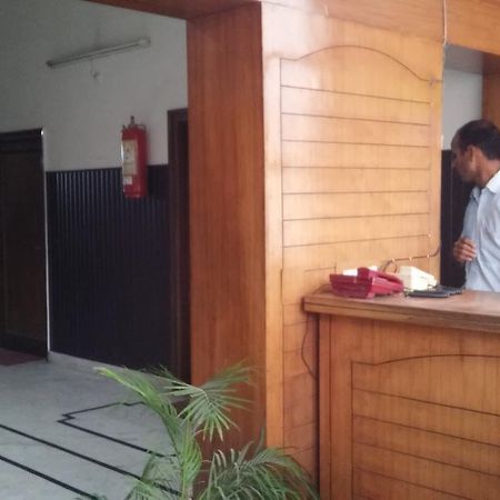 Oyo 6001 Hotel City Palace Dehradun Dış mekan fotoğraf